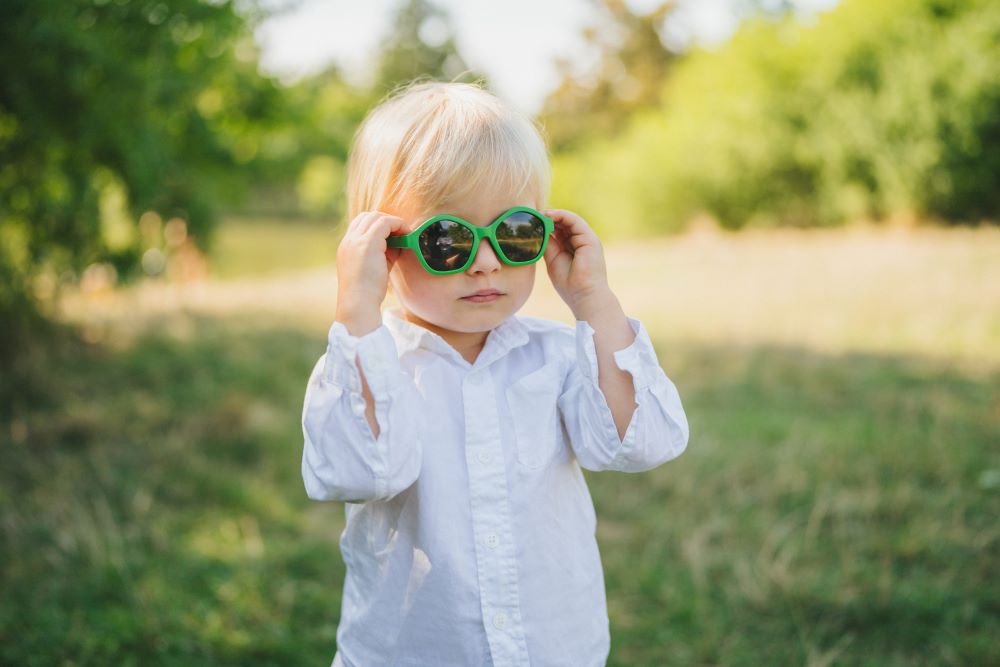 Kinder-Sonnenbrille Monkey Mum® - Panda-Blick - in mehreren Farben