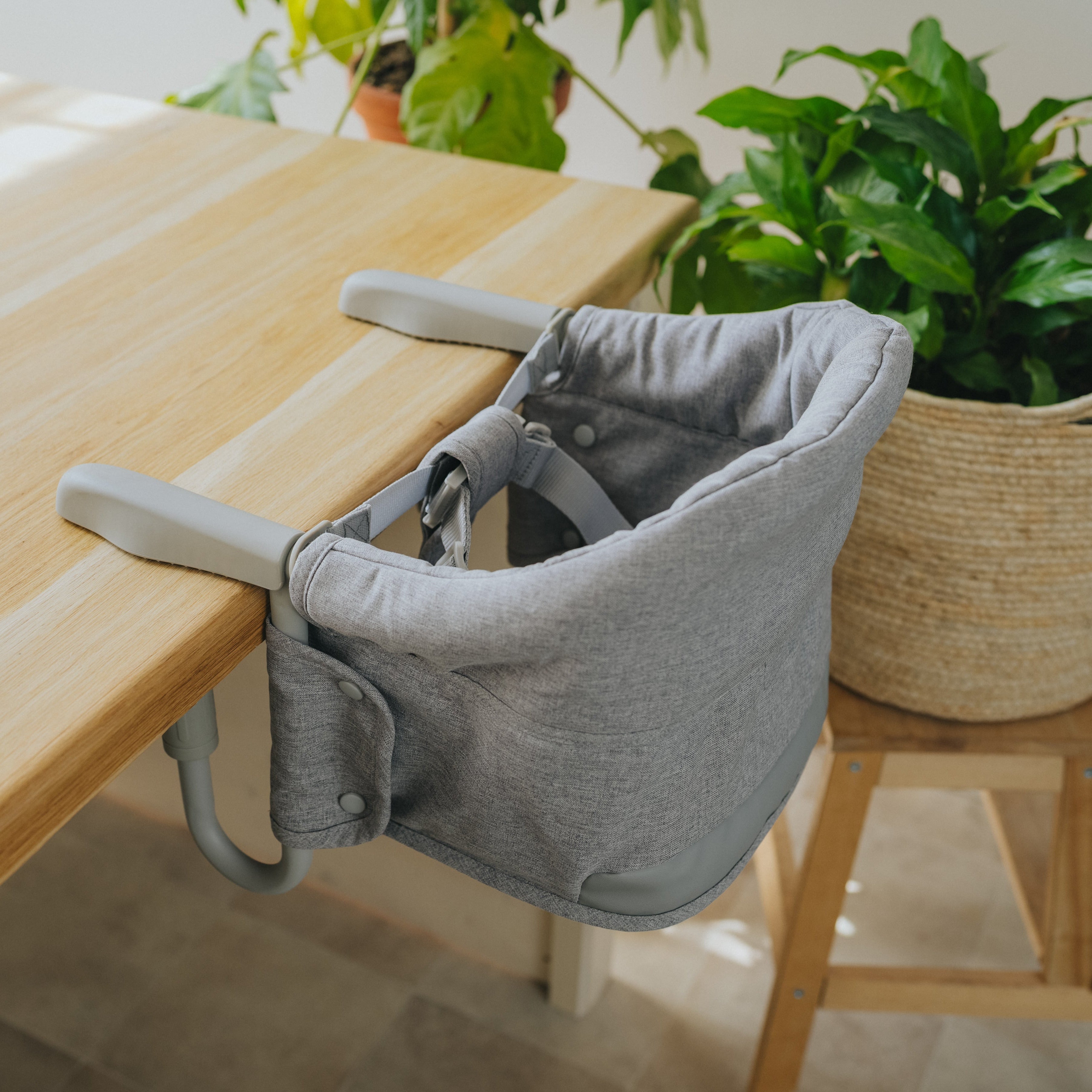 Reise-Hochstuhl Monkey Mum® - grau