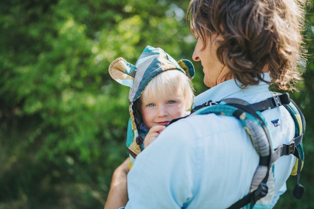 Monkey Mum® Ergonomische mitwachsende Trage Carrie - Charme der Geometrie