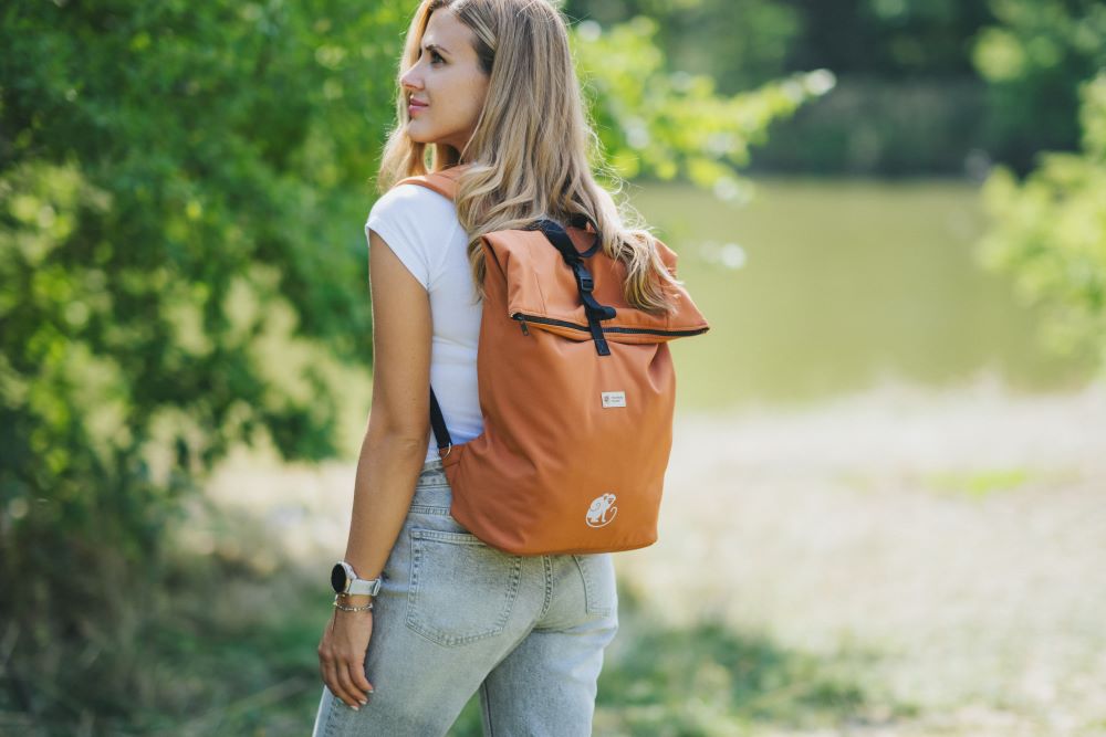 Monkey Mum® Integrierter Softshell-Rucksack für die Trage Carrie - Herbstlaub