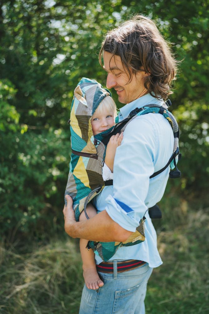 Monkey Mum® Ergonomische mitwachsende Trage Carrie - Charme der Geometrie